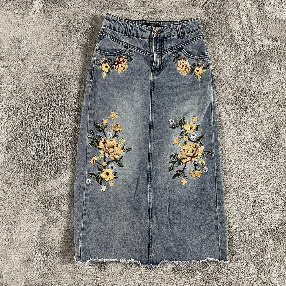 Truce Jeans Wide Leg Womens 8 Blue Denim Floral Embroidered Baggy Y2K